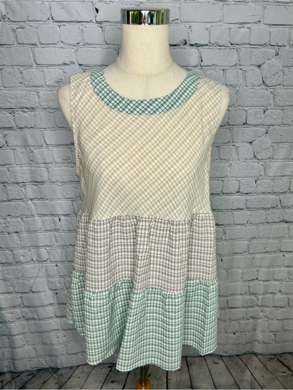 Entro Gingham Tiered Babydoll Top Medium Green Tan Plaid Cottagecore Sleeveless